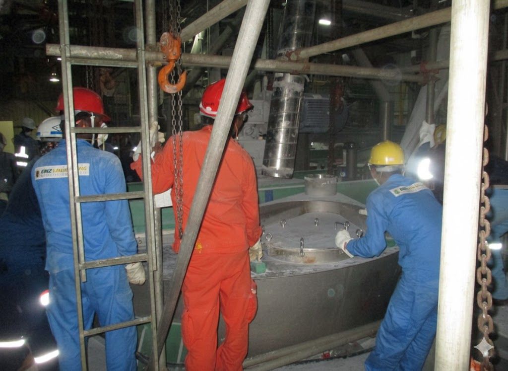 EINZ team performing night shift maintenance on a large plant vessel